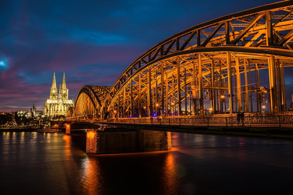 Hohenzollernbrücke keulen